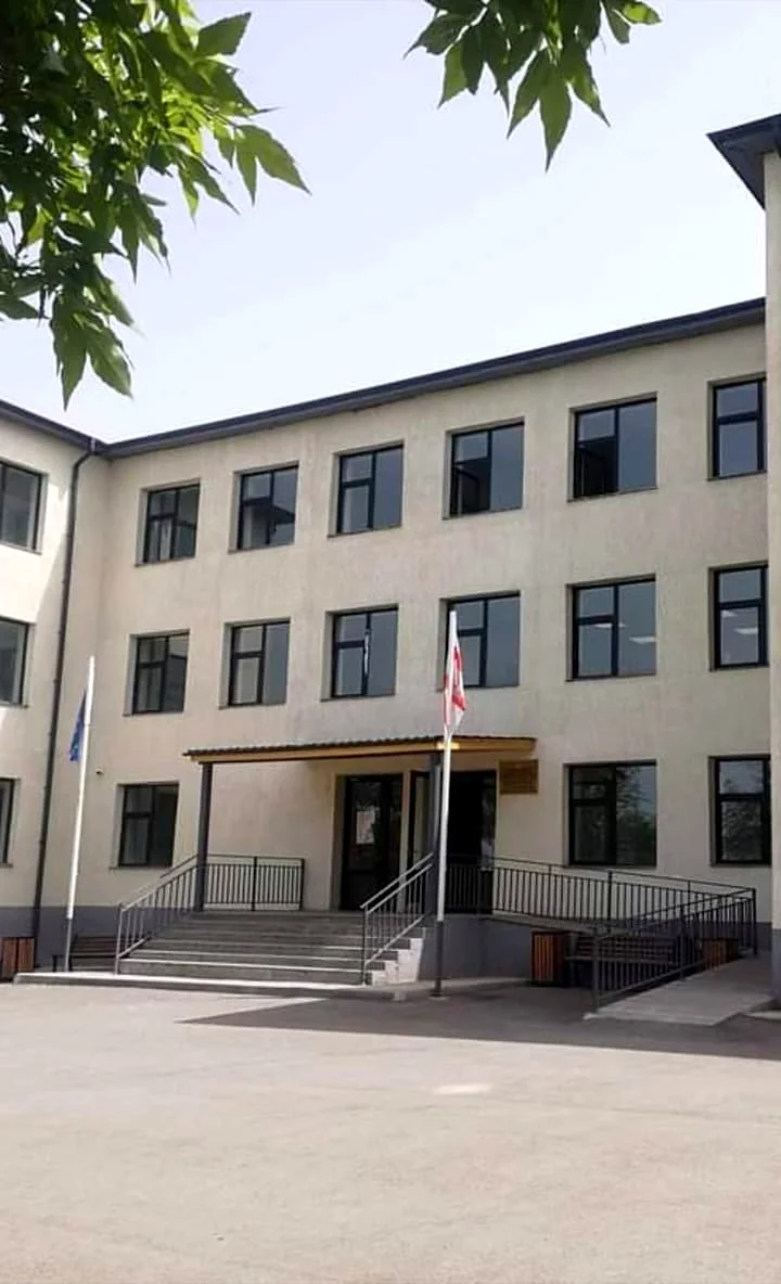 Candar: the school building