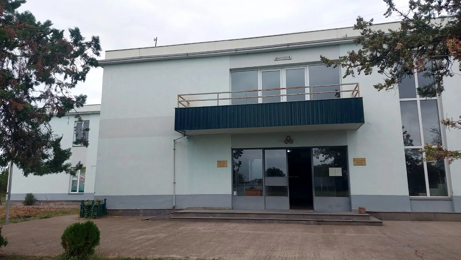 Lejbəddin: the school building