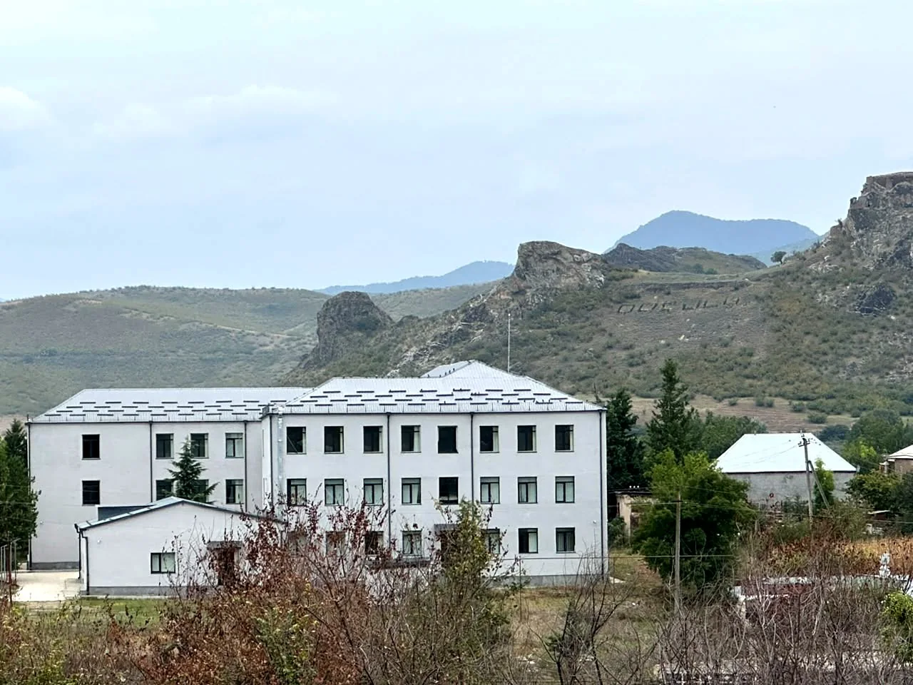 Qoçulu: the school building