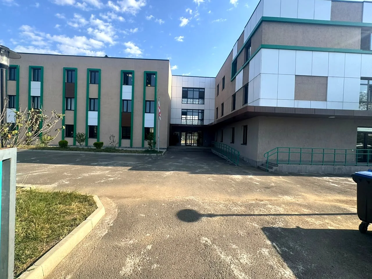 Sabirkənd: the school building