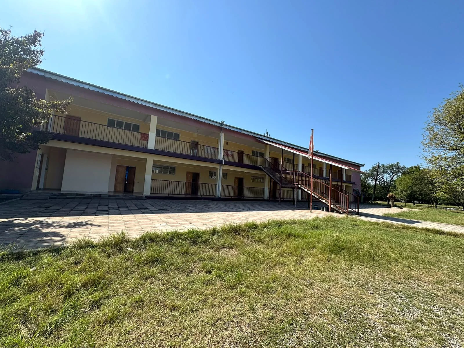 Təkəli: the school building