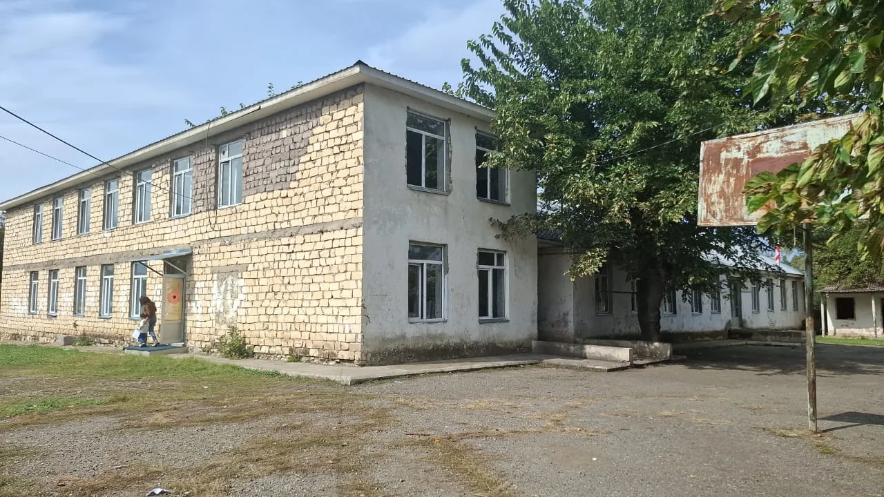 Qaçağan: Village public school Nº 2