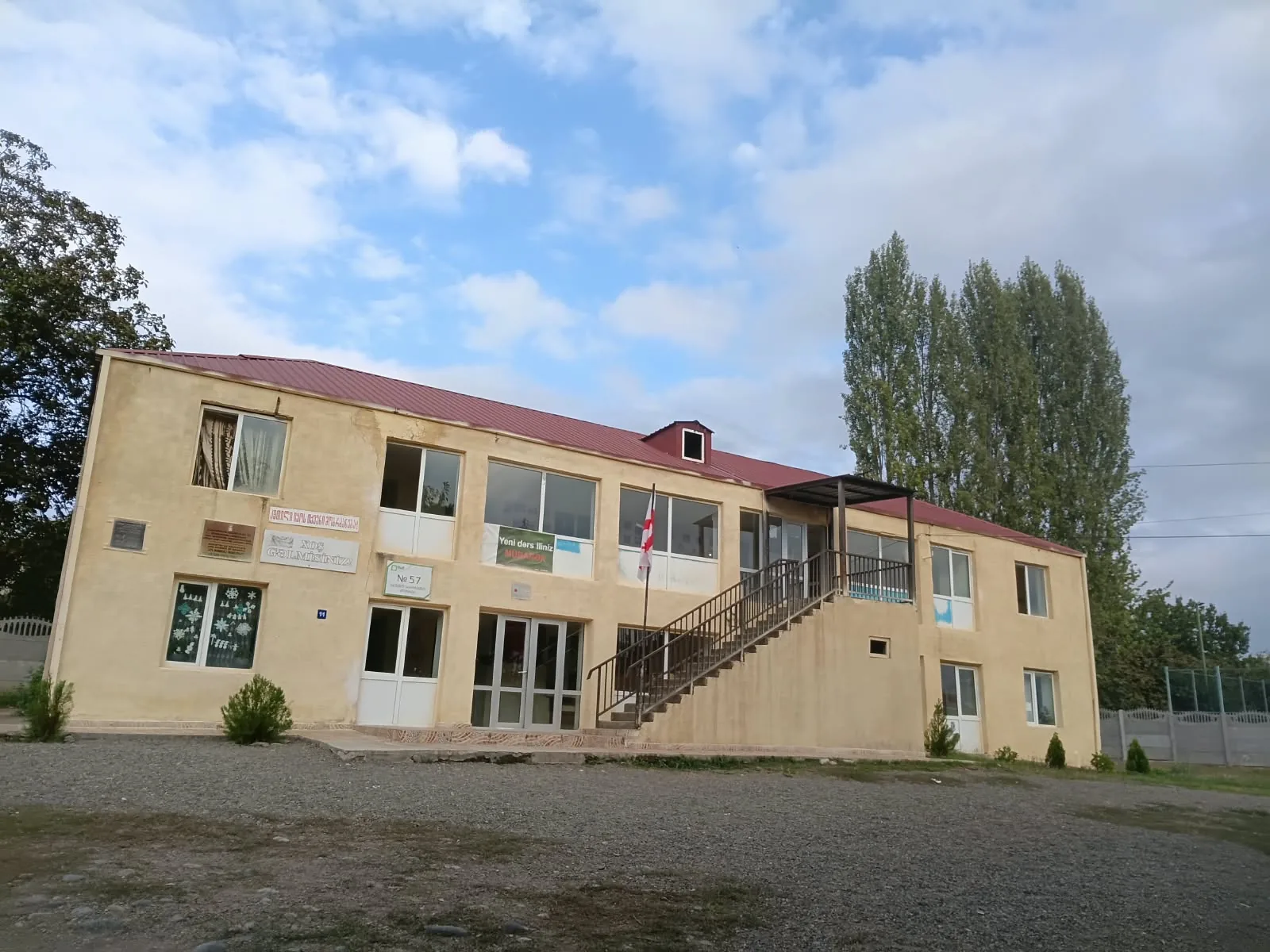 Yuxarı Saral: The school’s new building